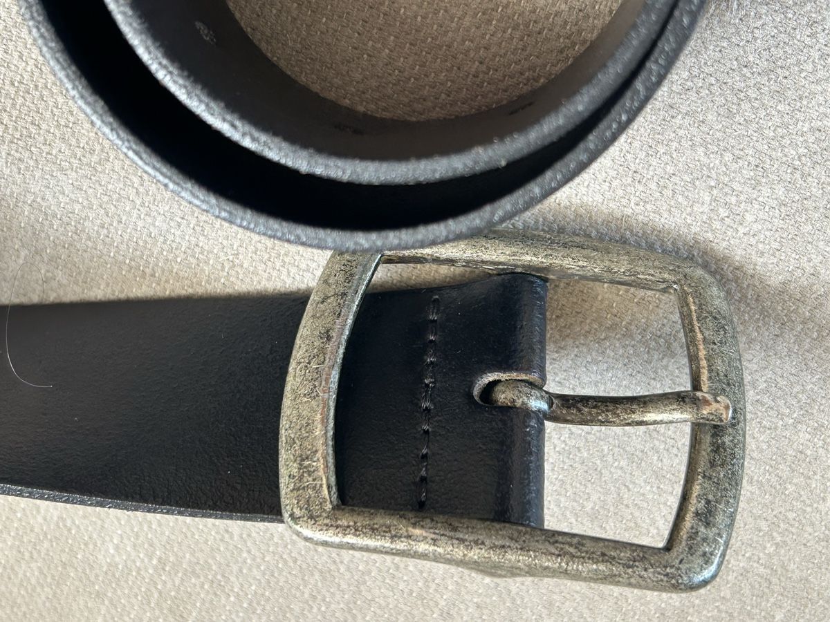 Ceintures: Ceinture noire en cuir 90 cm – D'occasion à Neuchâtel par Yaya2020 2