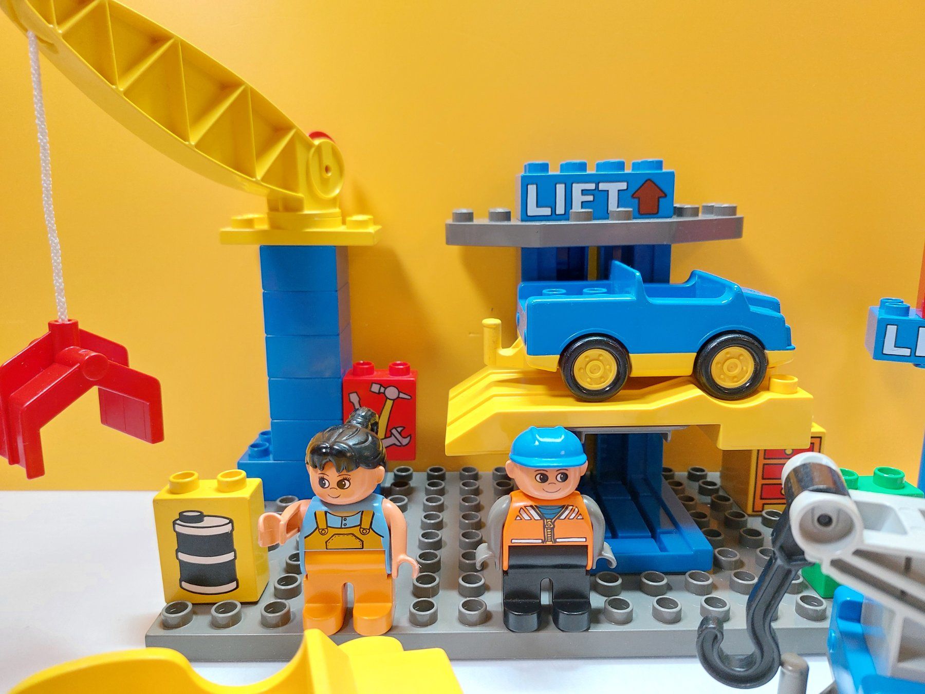 Lego Kit di costruzioni: LEGO Duplo Autolift - Garage - Werkstatt – Usato da St.Gallen venduto da TinasBauundSpiel 1