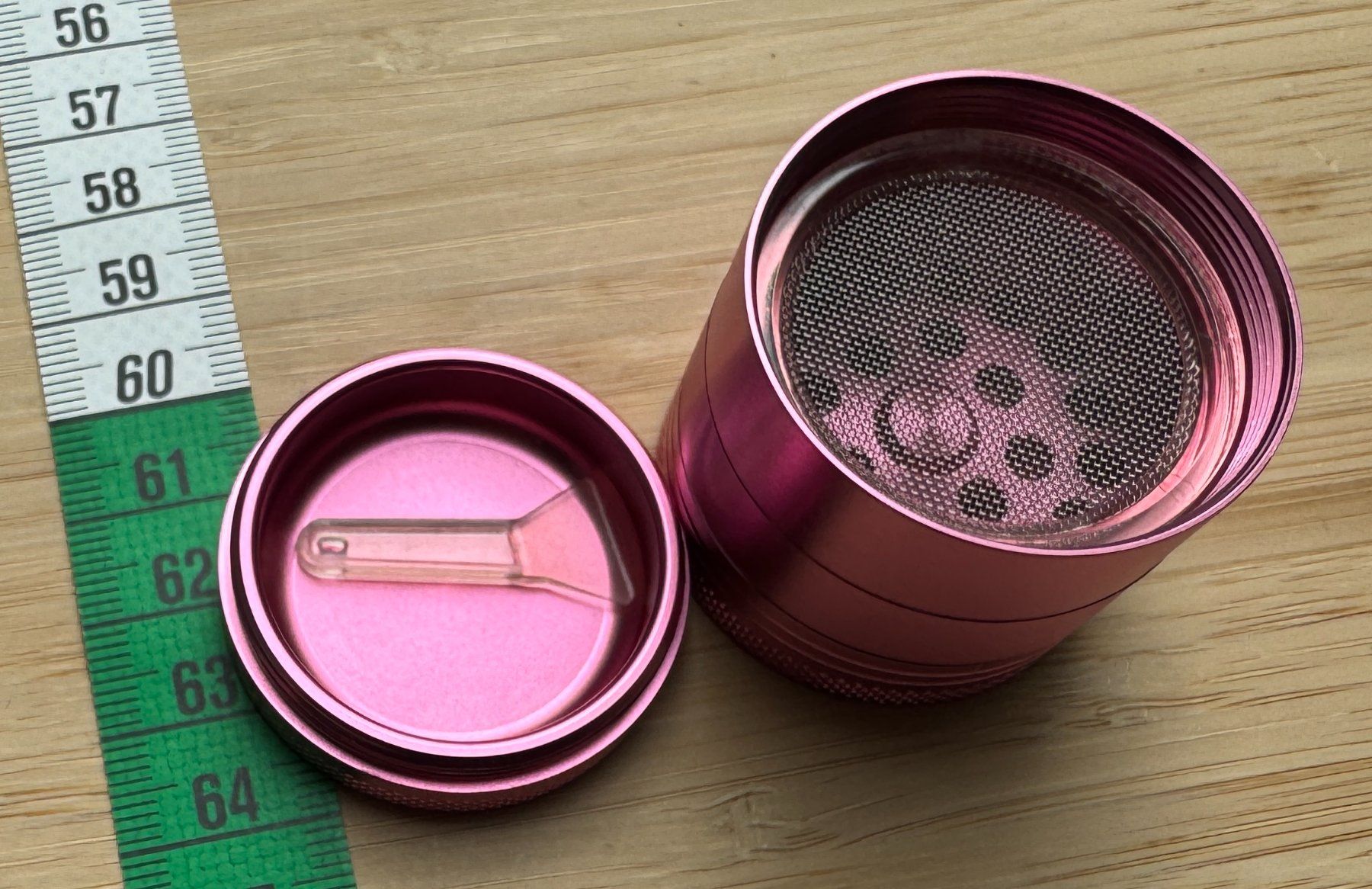 Tabacchi: rosa Herz Metall Grinder, rose, Mühle – Nuovo e nell'imballaggio originale da Winterthur venduto da YaV 4
