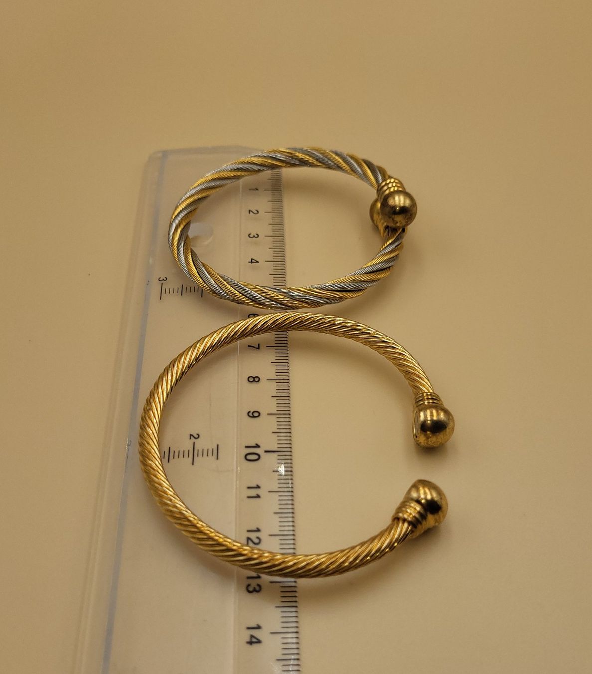 Bracciali & Braccialetti: Goldige Magnet Armreifen – Usato da Wald ZH venduto da SwissPawnshop