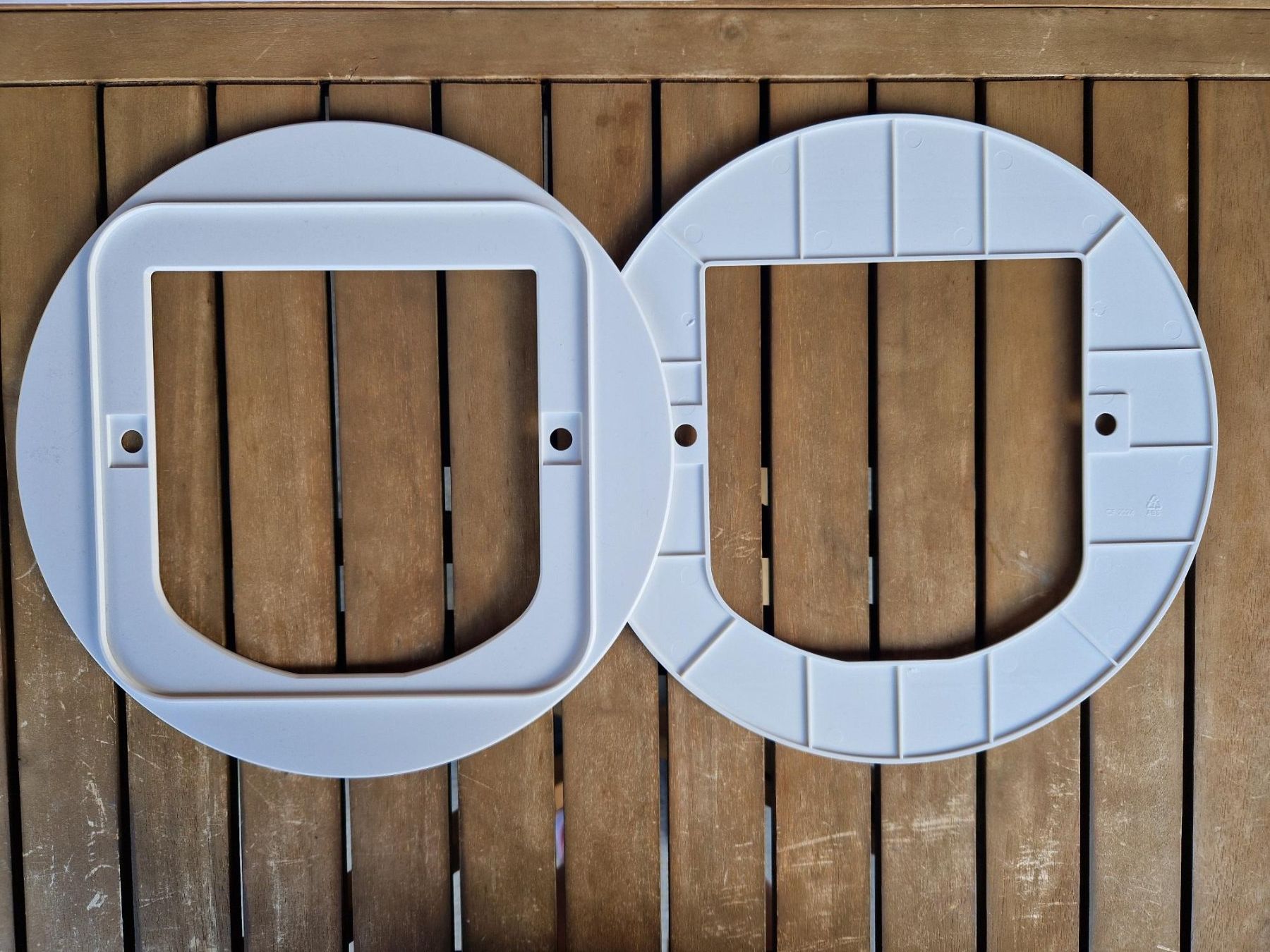 Gattaiole: Adaptateur montage chatière SureFlap. – Nuovo (secondo la descrizione) da Gryon venduto da dra_qxh2 4