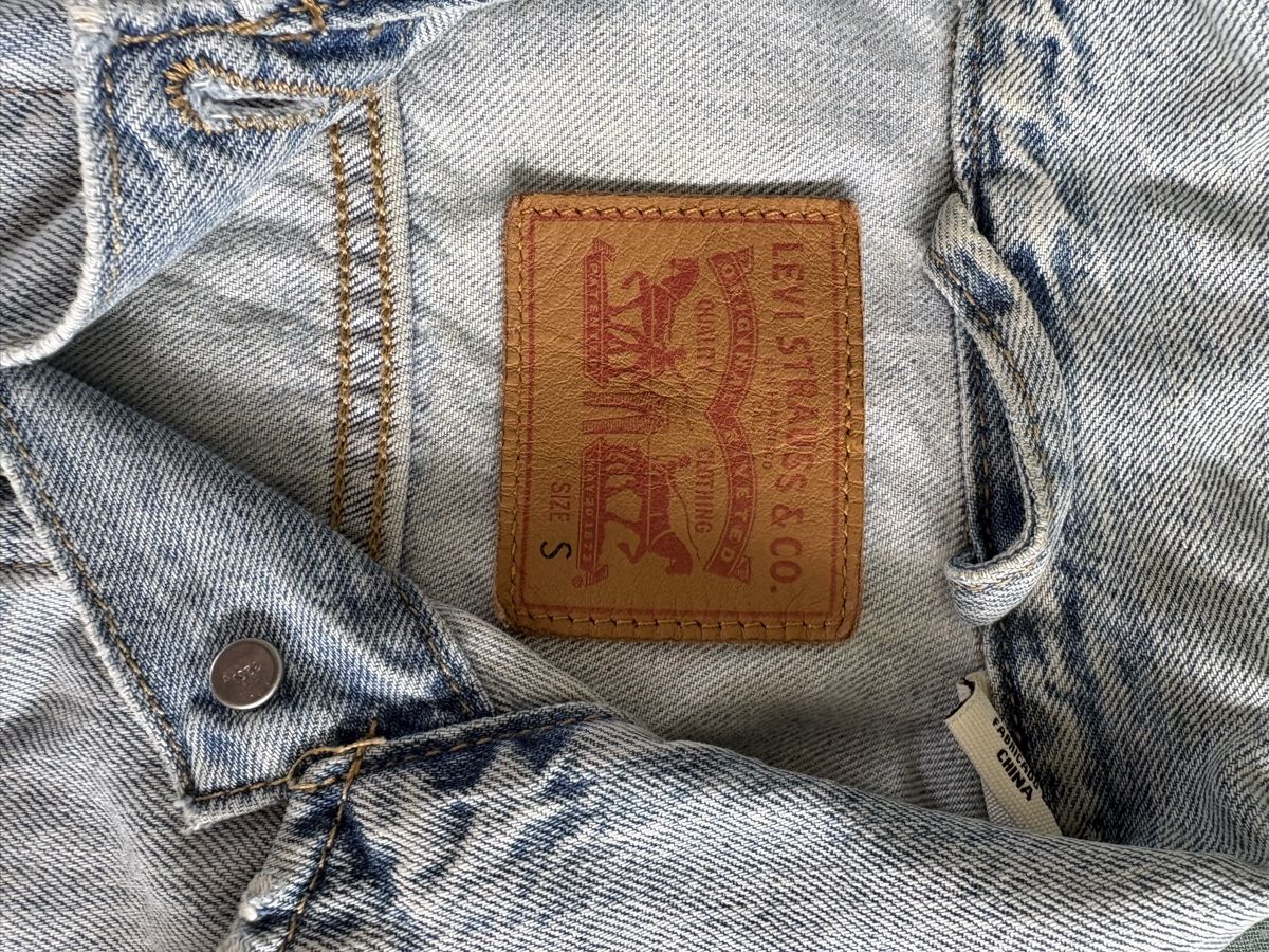 Levi's Giacche: Veste Lévis jeans S – Usato da Estavayer-le-lac venduto da kmorosini 1