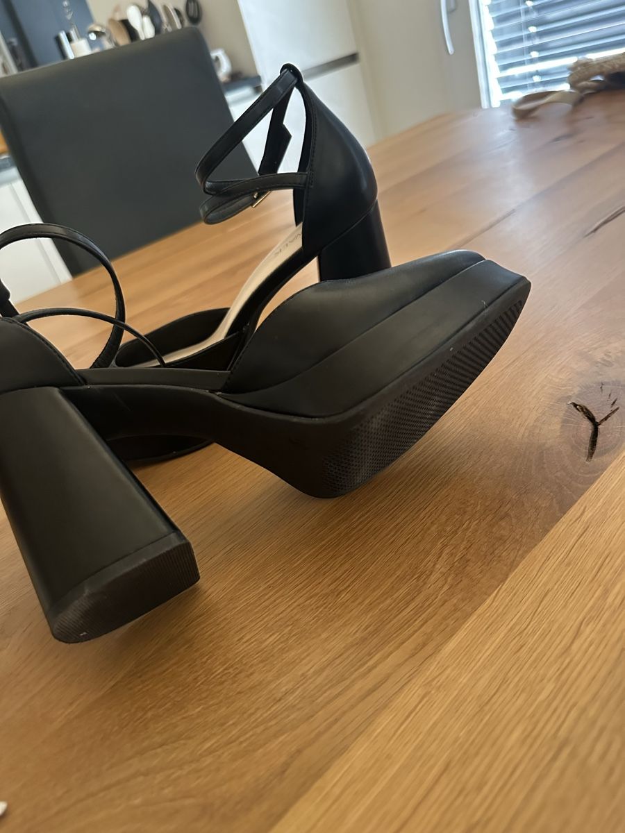 Damenschuhe: Schuhe Plateauabsatz schwarz – Neu (gemäss Beschreibung) aus Dürrenäsch von ali_827q 2