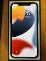 Apple iPhone 11 Pro 64 GB Midnight Green mit Zubehoer