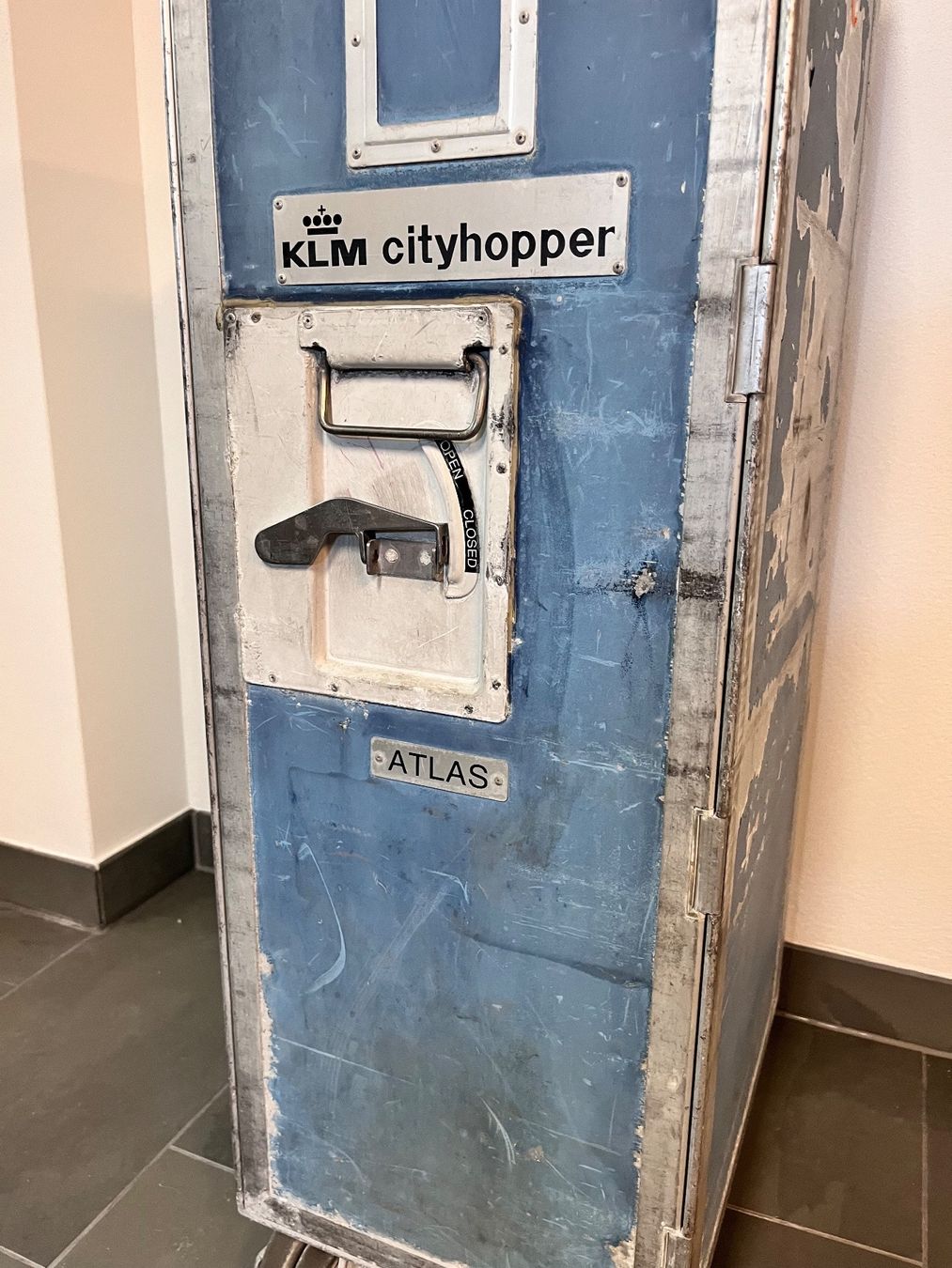 Altro in Aeronautica: Flugzeugtrolley KLM Cityhopper – Usato da Fruthwilen venduto da bodensee_manufaktur 1