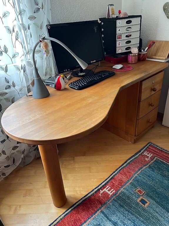 Schreibtische: Bürotisch und Kubus – Gebraucht aus Bülach von CMPluess