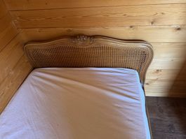 Antikes Bett mit Wienergeflecht