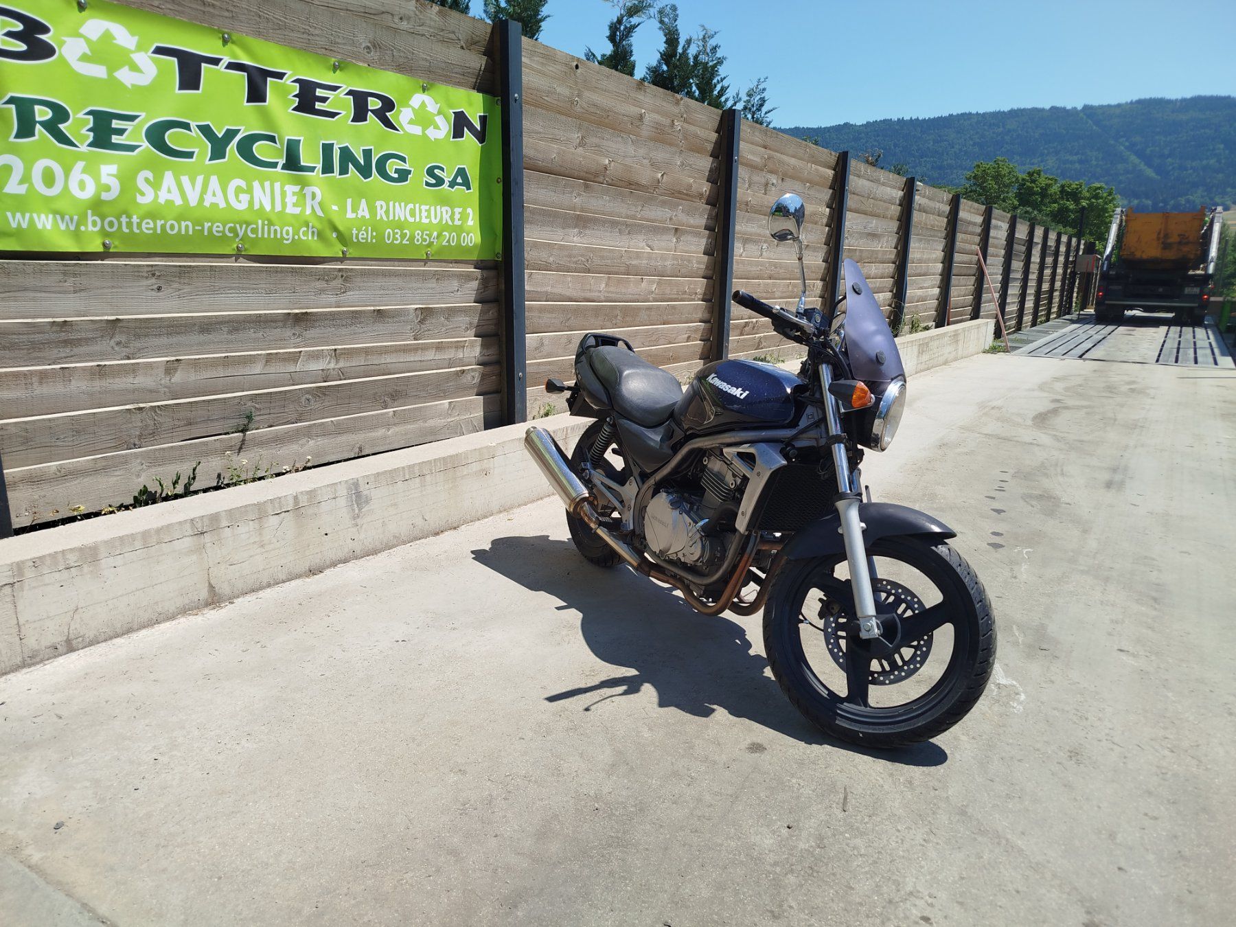 Kawasaki Strada: Kawasaki ER-5 2005 24435 Km – Difettoso da Savagnier venduto da Botteron_Recycling 1