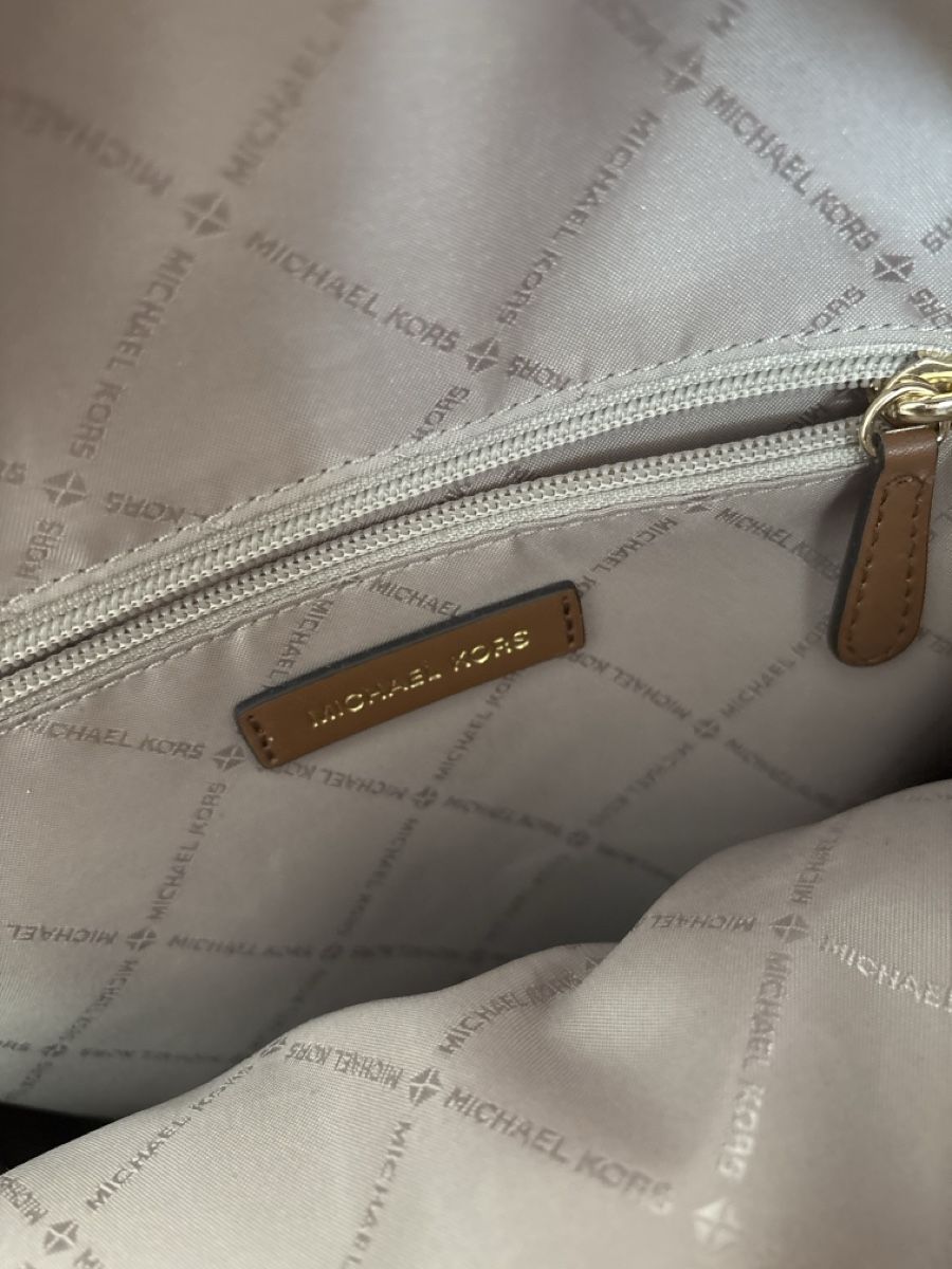 Michael Kors Zaini: Grosser Michael Kors Rucksack  – Usato da Dübendorf venduto da ame_g69g 7