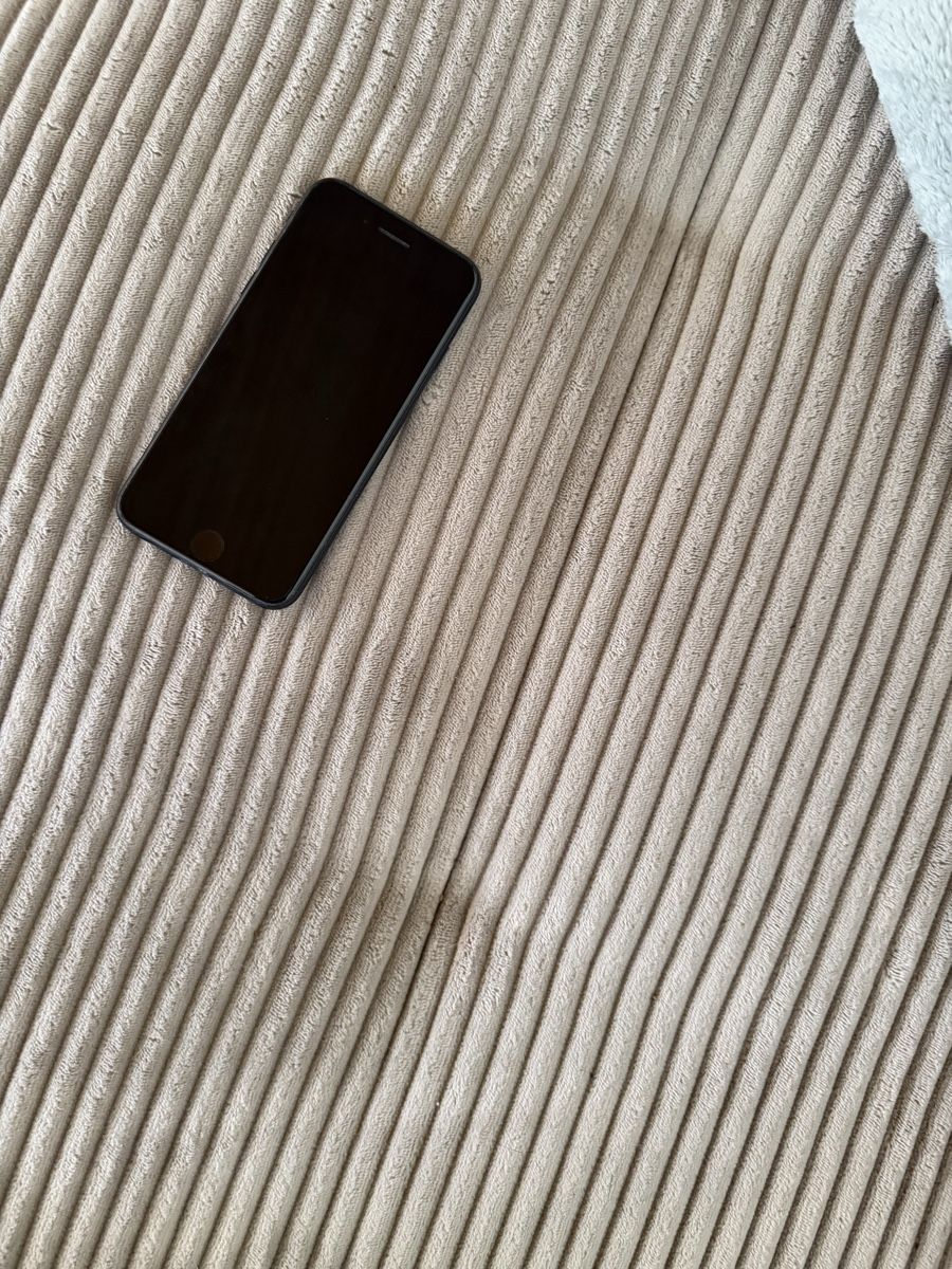 Apple Telefoni cellulari / Smartphones: Apple iPhone SE (2. Generation, 2020)fast neuwertig – Nuovo (secondo la descrizione) da Recherswil venduto da luca_v 1