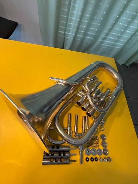 Besson Instruments de musique: Euphonium Besson New Standard (Schnäppchen) – D'occasion à Diessenhofen par Zanze