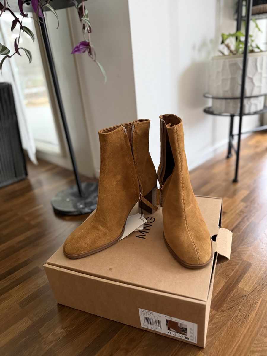 Mango Scarpe da donna: Mango Wildlederstiefel Neu mit Etikett, Braun – Nuovo e nell'imballaggio originale da Glattpark(Opfikon) venduto da dic_7gxr 2