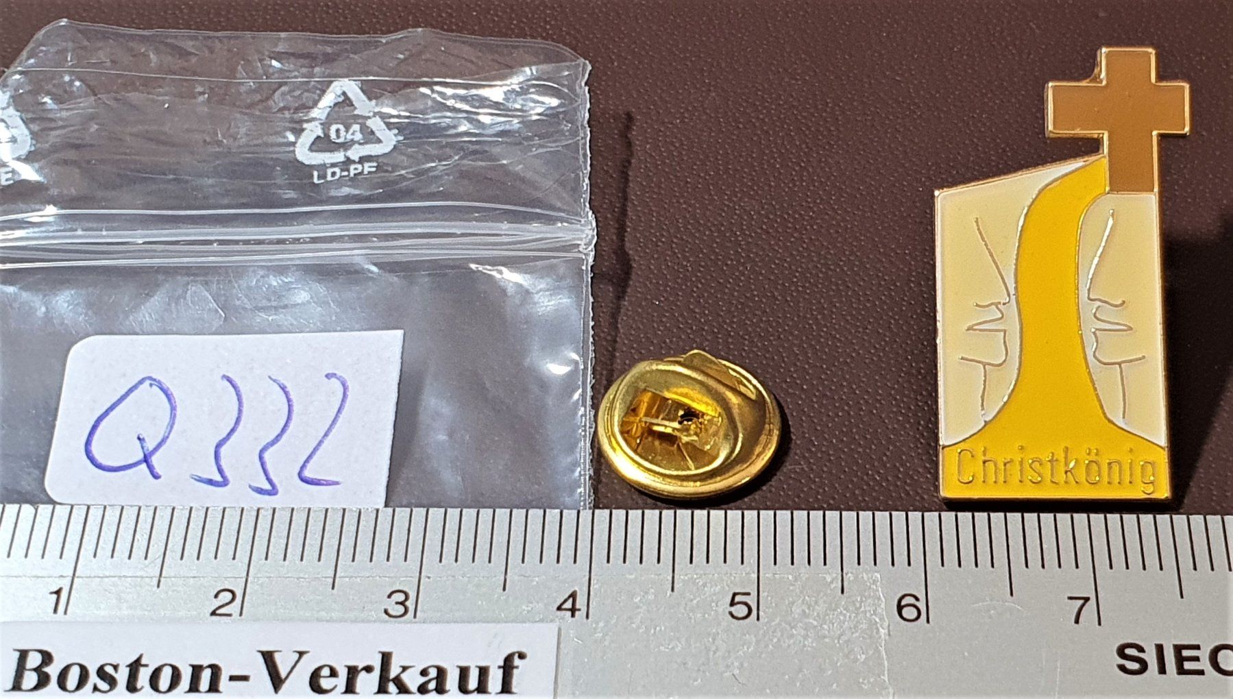 Broschen & Nadeln: Q332 - Pin Religion Christkönig – Gebraucht aus Reinach BL von Boston-Verkauf 1