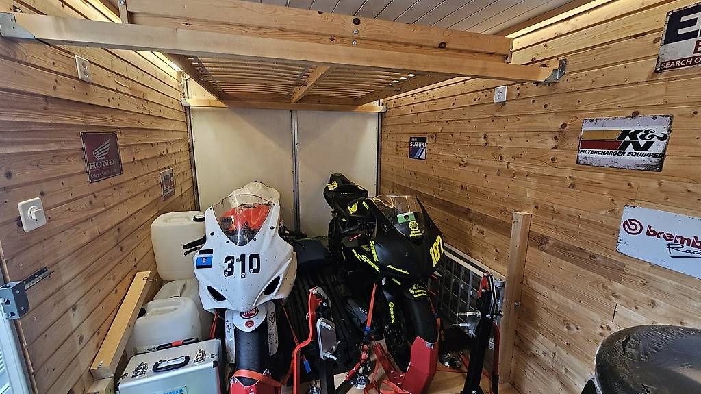 Veicoli commerciali: Renault Master  Trackday-Transporter mit Schlafmöglichkeit – Usato da Chur venduto da ale_dk2y 2
