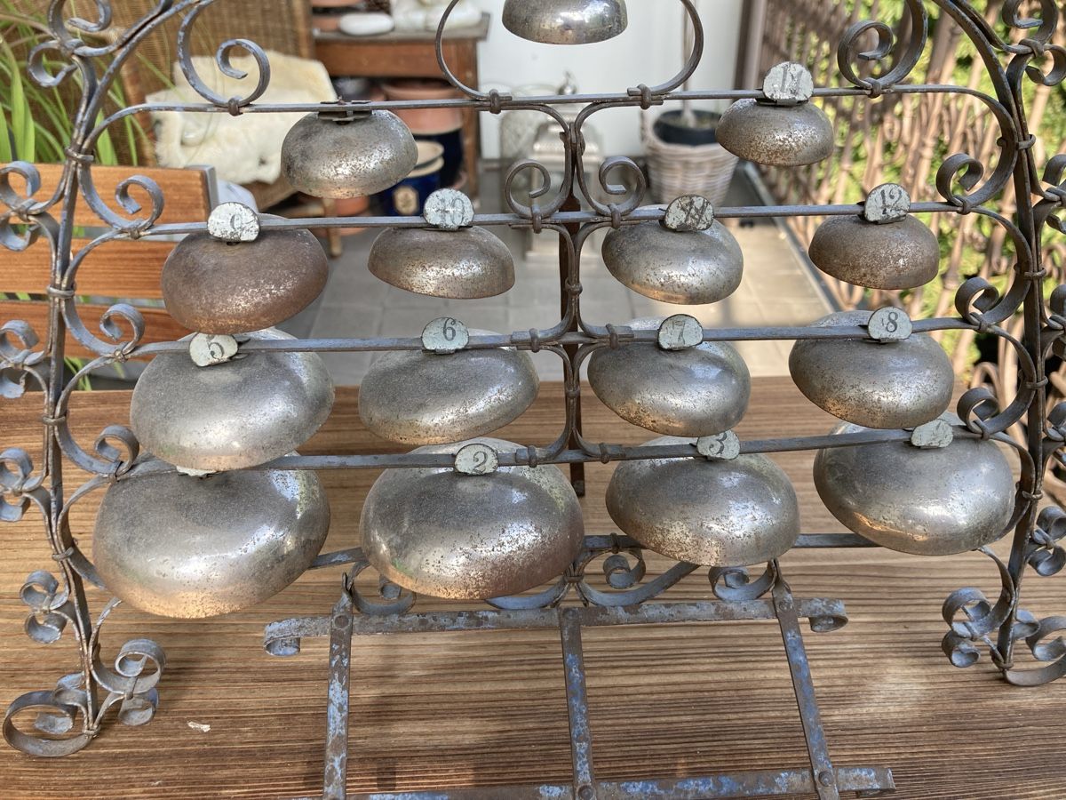 Campanacci mucche: Sehr altes Tisch-Glockenspiel – Usato da St.Gallen venduto da WrigleyCH 9