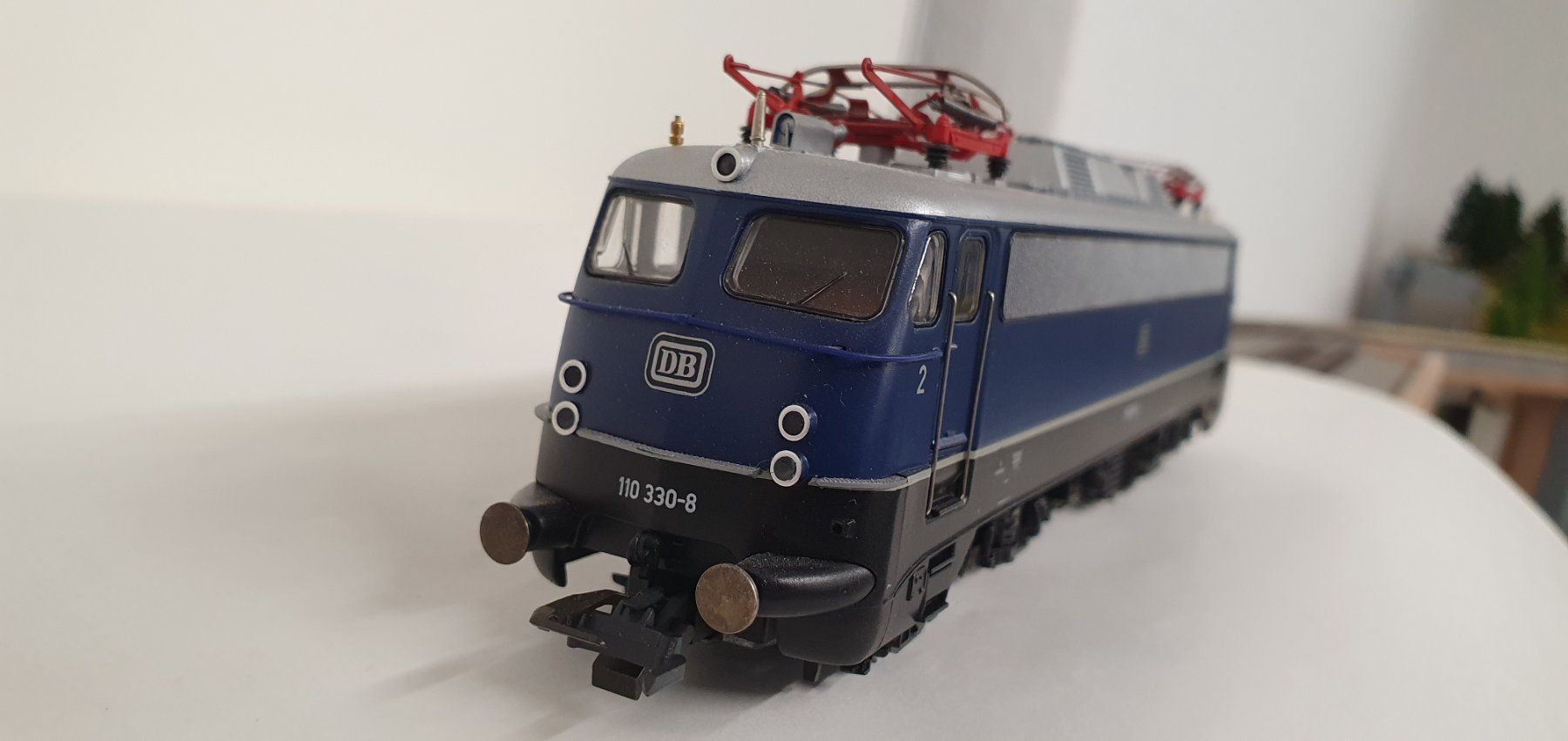 Roco Modellini di ferrovie: Roco 43790  DB BR E10 110 330-8  Bügelfalte, blau – Nuovo (secondo la descrizione) da Würenlos venduto da jub_nd5j 5
