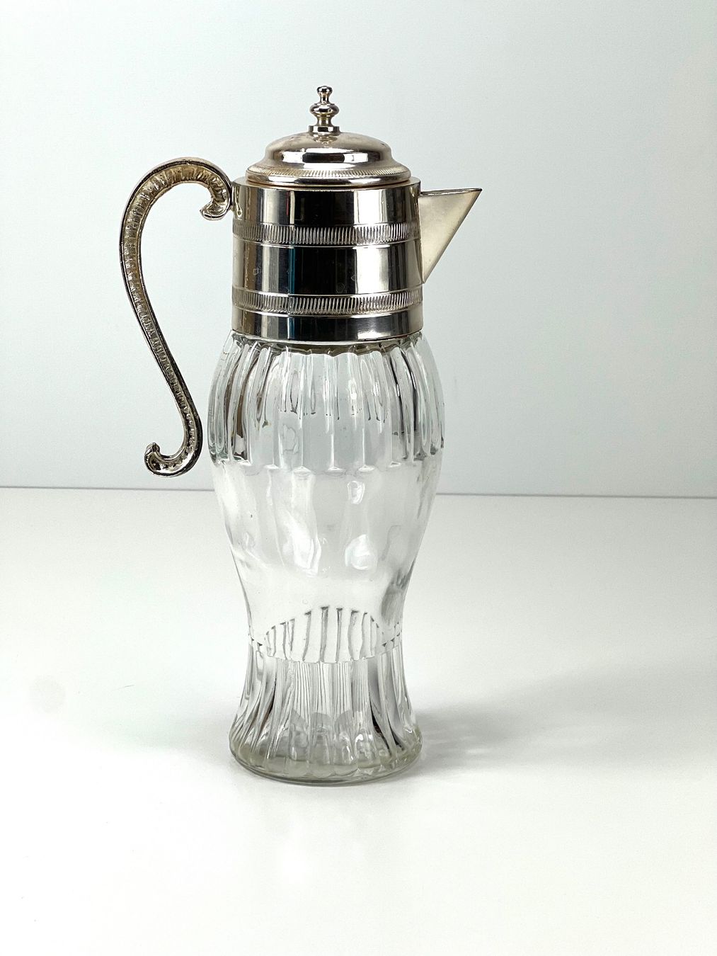Carafes: Vintage Glaskaraffe Weinkaraffe mit Deckel versilbert – D'occasion à Zürich par Arche_Brockenhaus 3