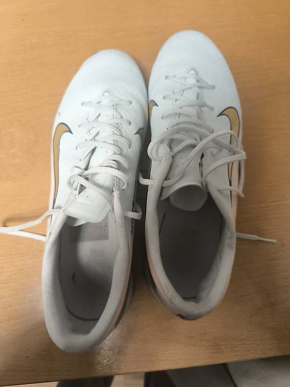 Scarpe da uomo: Sportschuhe Nike – Usato da Luzern venduto da Steve_Wonder 1