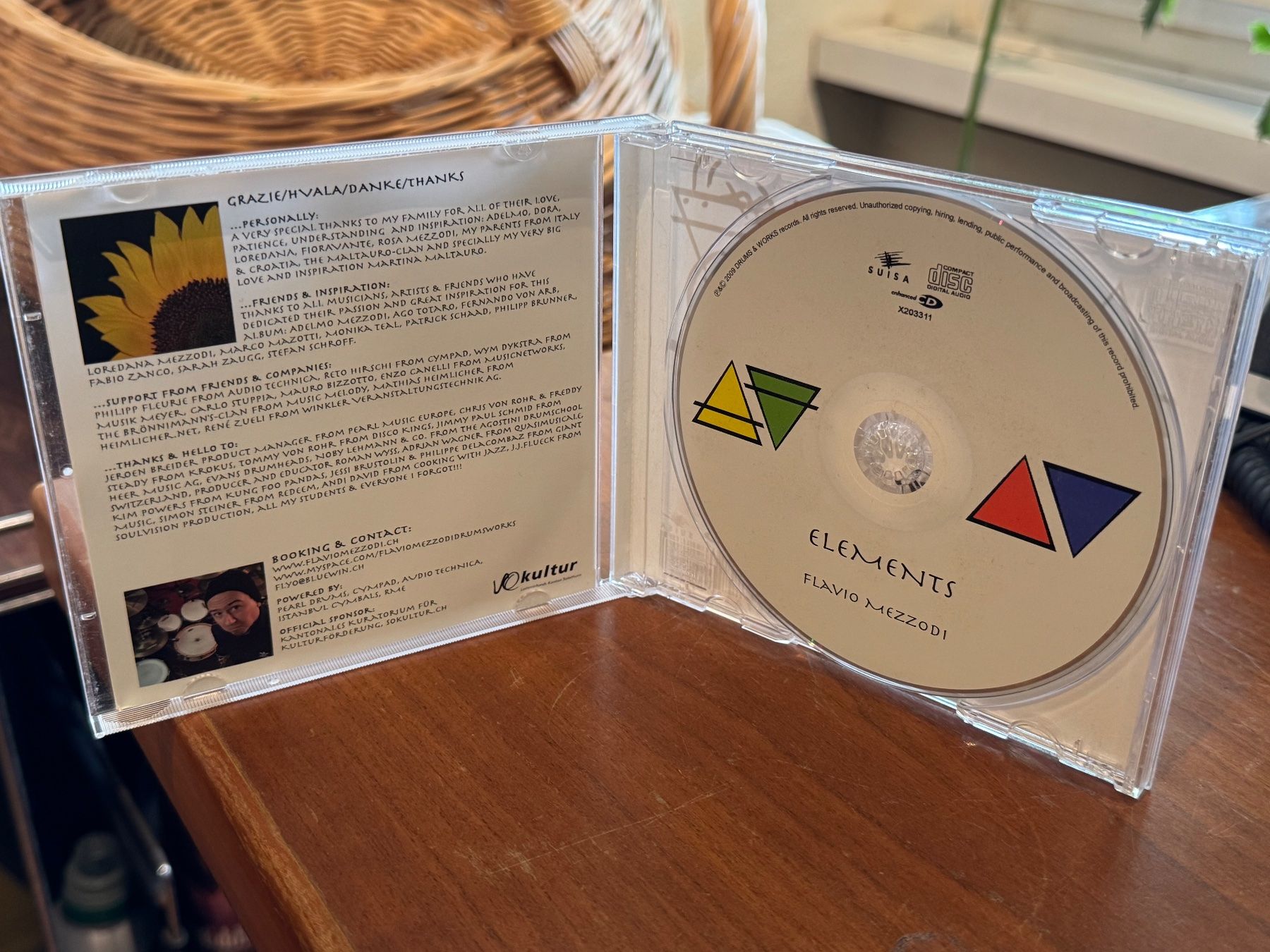 CDs: Flavio Mezzodi - Elements - Swiss Prog Rock - Signed - HG42A – D'occasion à Küsnacht ZH par swisssales.net 2