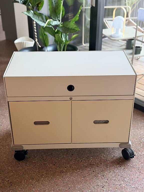Vitra Banconi: Vitra ad hoc Rollcontainer – Usato da Kriens venduto da manu.jakobs