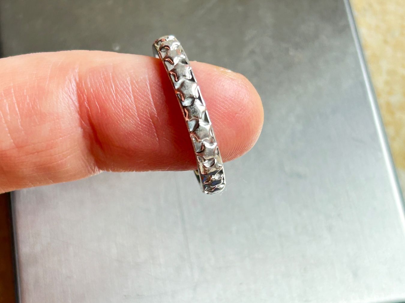 Anelli: Ring mit Sternenmuster STARS (Grösse 56) – Usato da Laufen venduto da Bellavitaboom 8