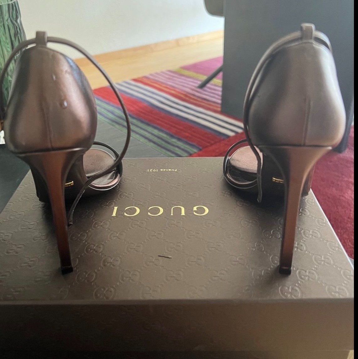 Gucci Scarpe da donna: Gucci sandals 36.6 – Usato da Zürich venduto da Julianobzh 1
