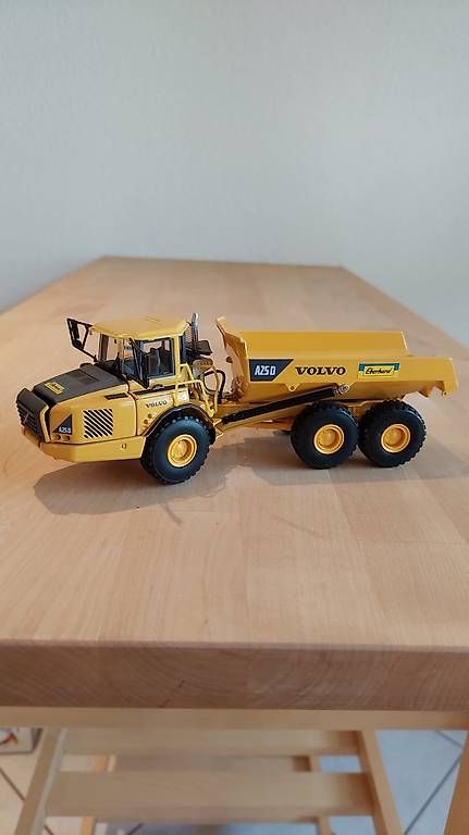Kit di modellismo & Modellini statici: Model von Firma Eberhard (Dumper gross) – Usato da Ibach venduto da col_n2cs