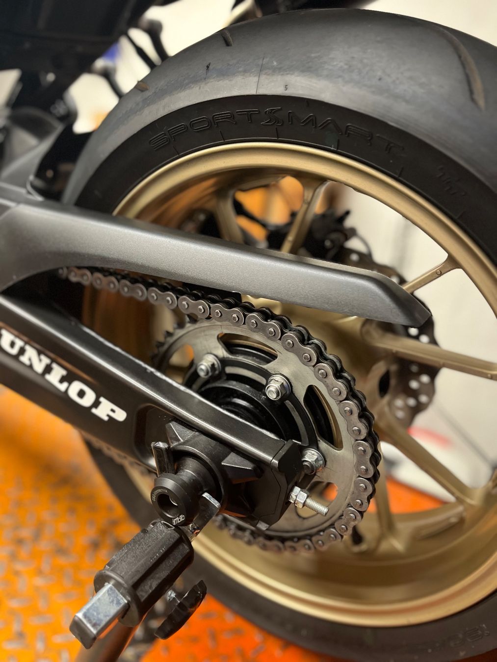 Yamaha Strada: Yamaha Xsr 700 X Tribute – Usato da Wettingen venduto da Raceyourlife 6
