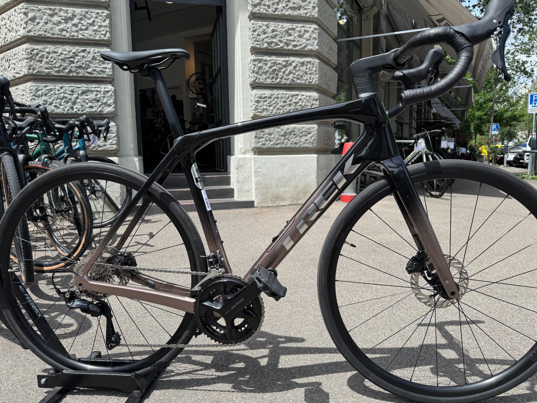 Trek Biciclette: Trek Domane SL 5 Gen 4, Grösse 56cm – Nuovo e nell'imballaggio originale da Zürich venduto da Velofabrik01