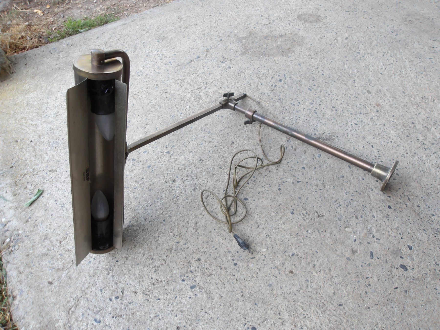 Lampade: Anktike Tischlampe Messing – Usato da Füllinsdorf venduto da Ghori 1