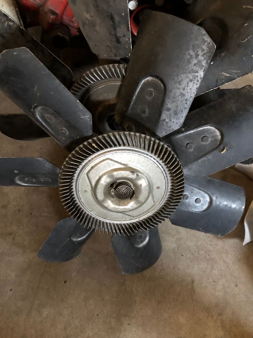 Tutti pezzi di ricambio auto: Viscolüfter mit Kupplung / für GM V8 Oldtimer – Usato da Sutz venduto da bf-ltd