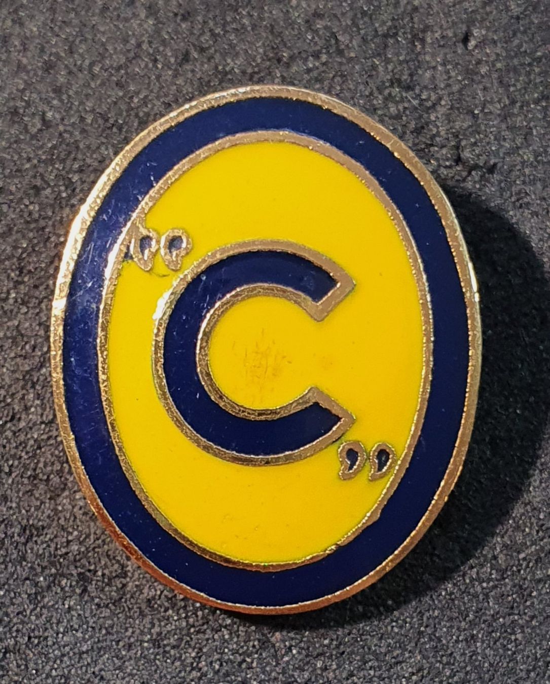 Placchette & Badge: GG046 - Alter Reversknopf "Circle C" Cowboys – Usato da Reinach BL venduto da Boston-Verkauf