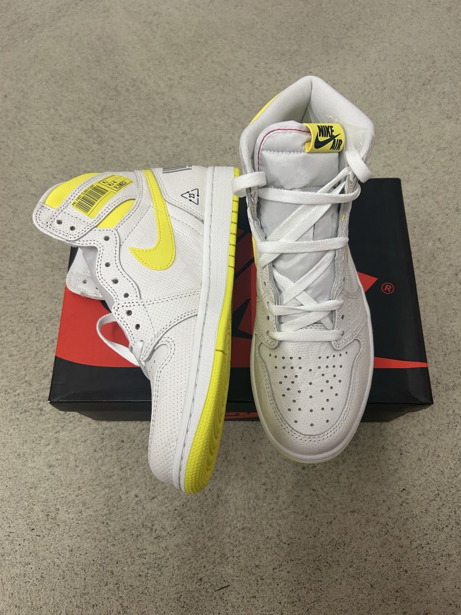 Jordan Herrenschuhe: Nike Air Jordan 1 High First Class Flight White/ Yellow – Neu und originalverpackt aus St.Gallen von y.vrn1 4