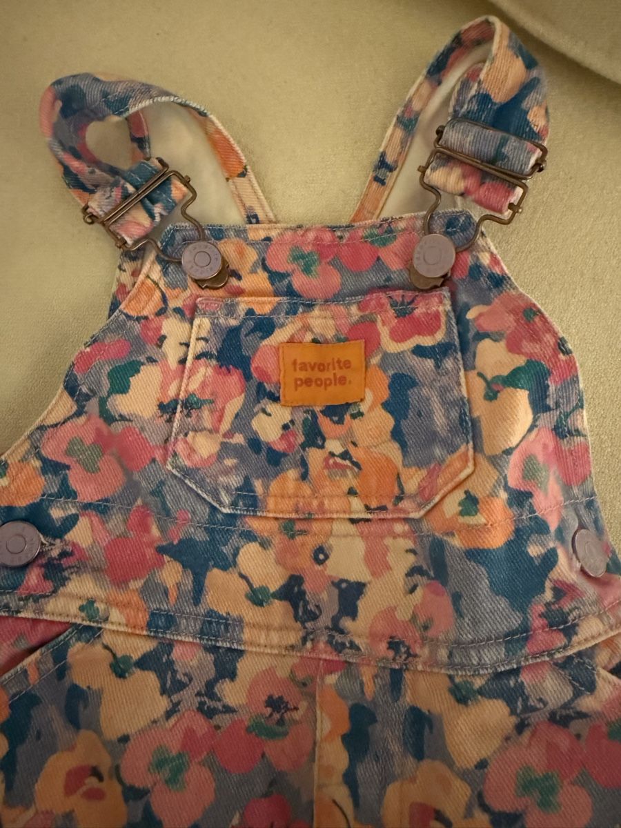 Hosen: Favorite People Latzhose 2y – Gebraucht aus Basel von rara1989 1