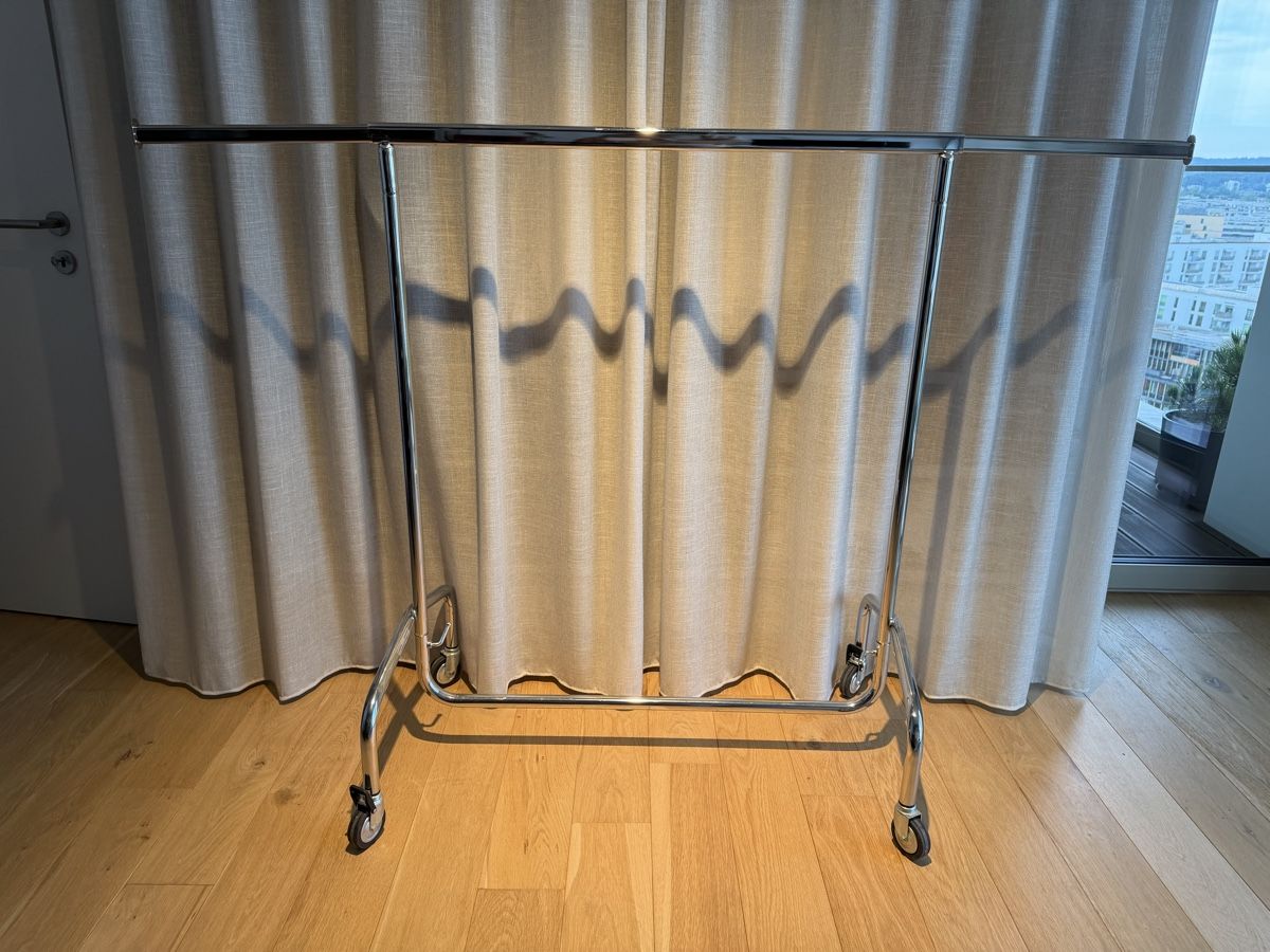 Garderobe: Kleiderstange Chrom mit Rollen – Gebraucht aus Zürich von P_Bach 1