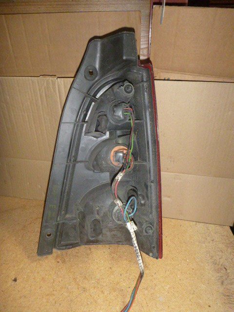 Suzuki Tutti pezzi di ricambio auto: Heckleuchte links Suzuki Wagon R 35670-83E00 – Usato da Güttingen venduto da TopMotor 1