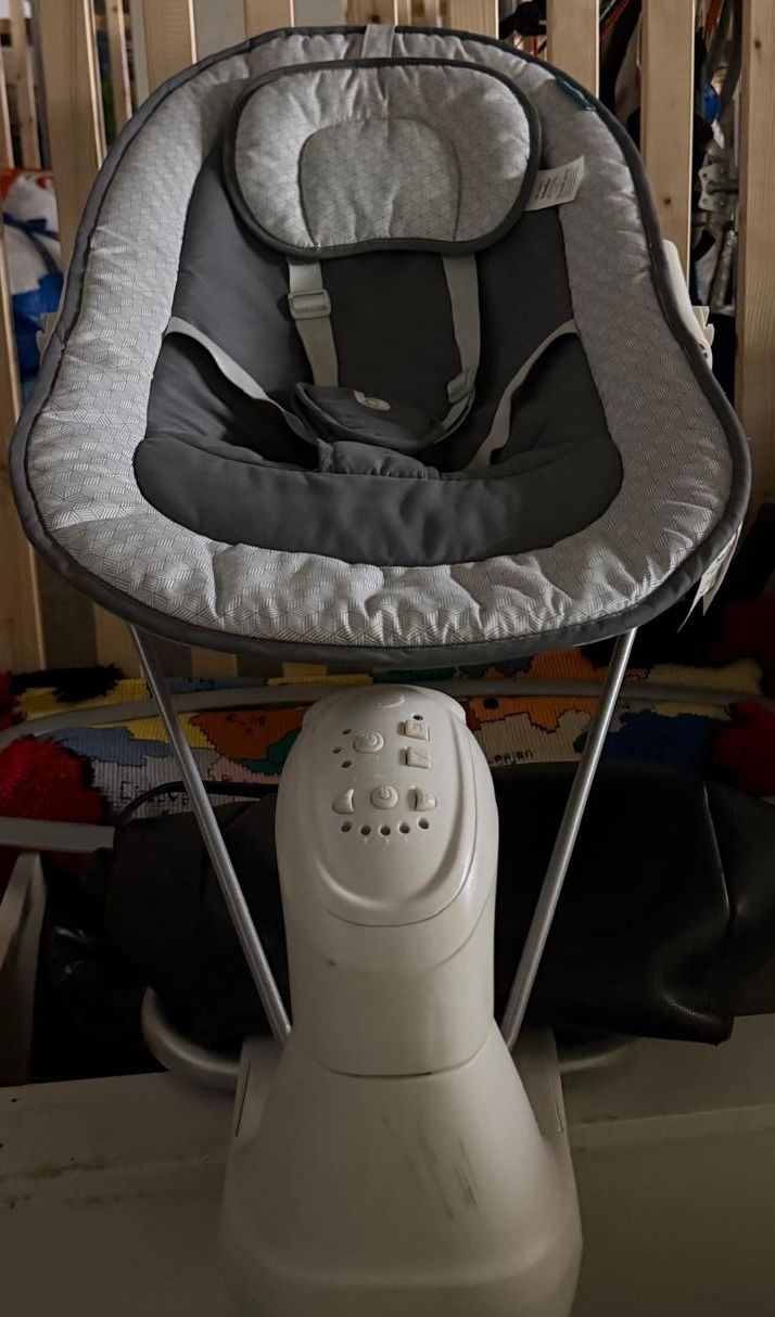 Altre altalene da giardino: Transat bébé électrique gris état utilisé – Usato da Vessy venduto da Liri_02