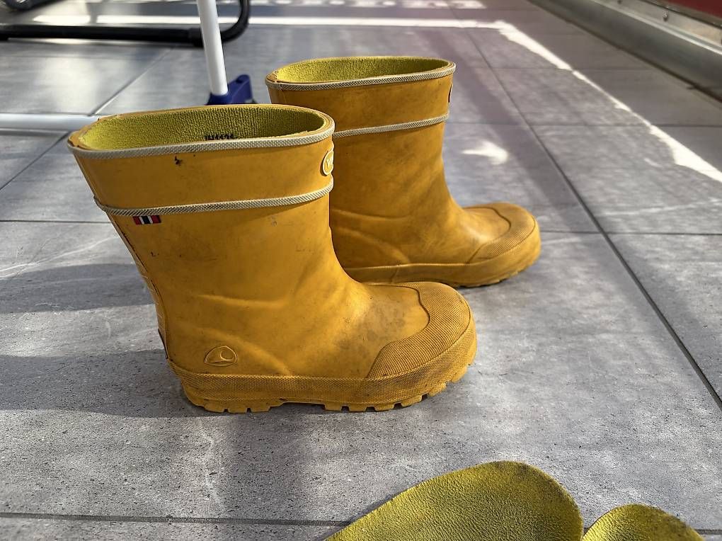 Scarpe per ragazzi: Stivali Viking gr 27 – Usato da Giubiasco venduto da sc-77
