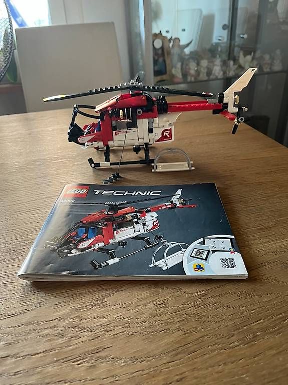 Lego Kit di costruzioni: Rettungshubschrauber 42092 mit OVP – Usato da Olten venduto da Einwegparadies