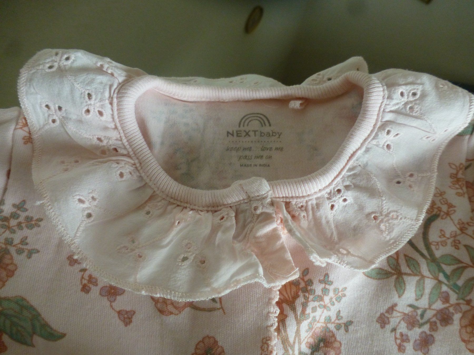 Next Pigiama & Simili: Baby Strampler, neu von Next – Nuovo (secondo la descrizione) da Hergiswil NW venduto da annettelia