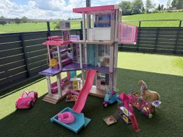 Barbie Haus (Traumvilla) mit viel Zubehör in Top Zustand 