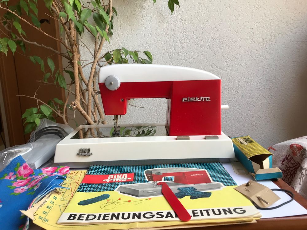 Piko Jouet Machine à coudre platique DDR (Gebraucht) in Pont-de-la ...