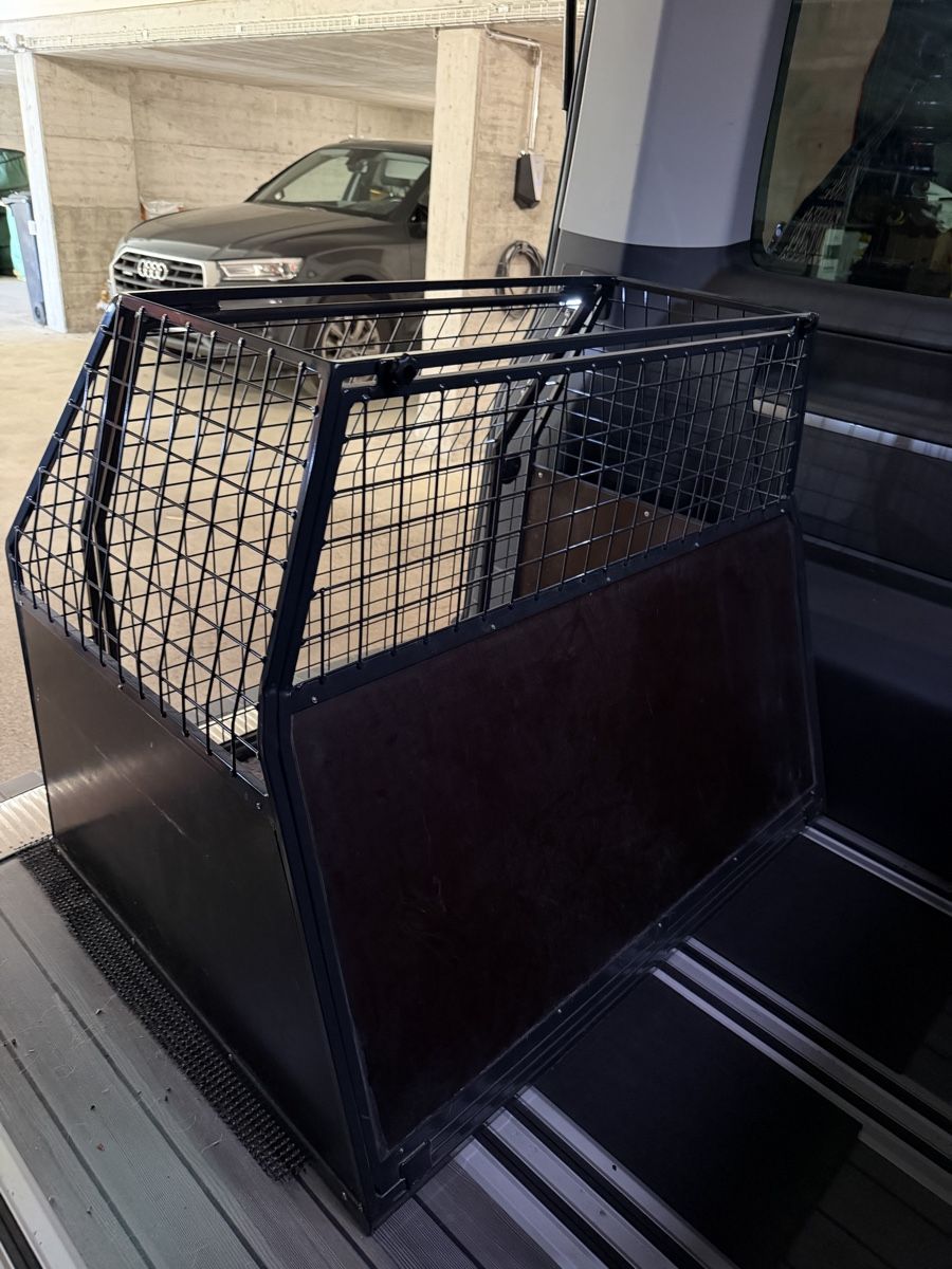 Gabbie, trasporto & Sicurezza: Hundebox, VW T5 Multivan, Sonderanfertigung  – Usato da Männedorf venduto da S.Stierle 1