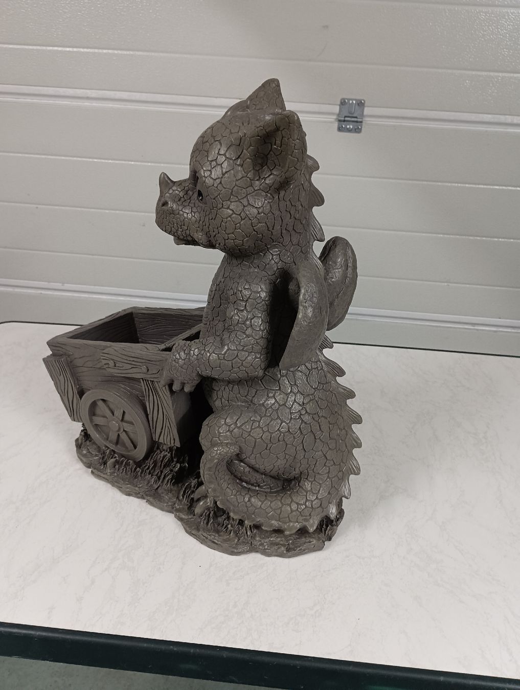 Tutte le decorazioni: Süsser Drache mit Schubkarre Gartendeko Figur – Nuovo e nell'imballaggio originale da Brislach venduto da Falke666 4