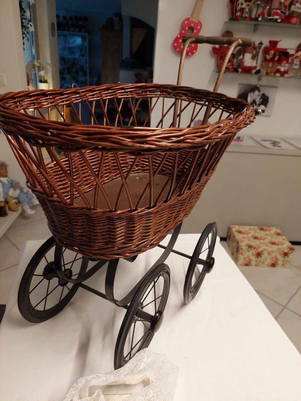 Puppenwagen: Puppenstubenwagen – Gebraucht aus Muri AG von  1