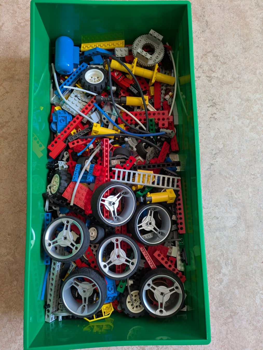 Lego Giocattoli: LEGO Technik Kiste mit Spezialteilen – Usato da winterthur venduto da dsy_grj8