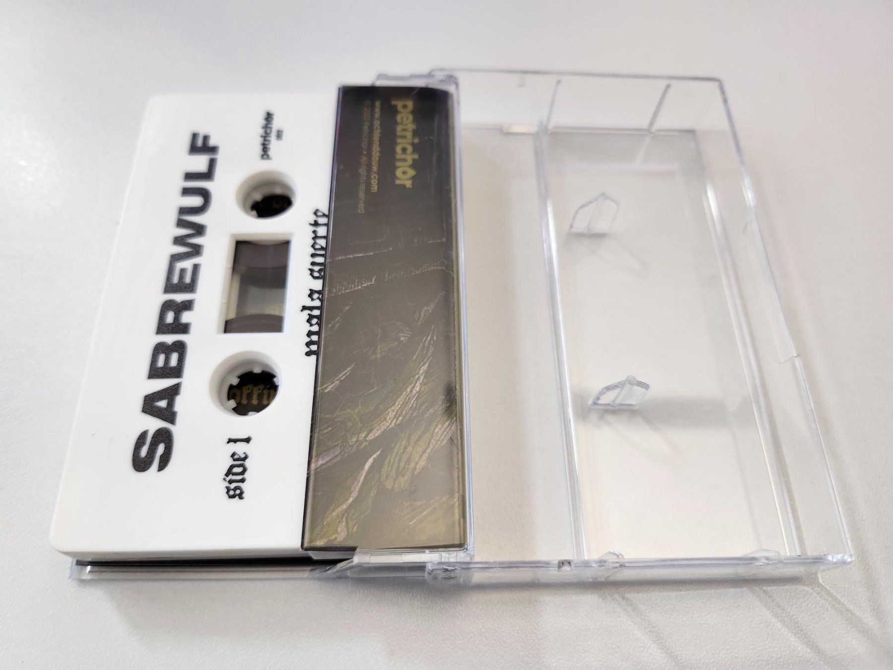 Musicassette: Musikkassette: Sabrewulf, Mala Suerte – Usato da St. Gallen venduto da dovercametome 1