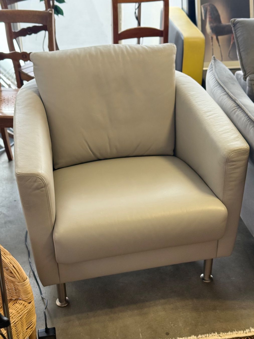 Intertime Fauteuils: Intertime Designer-Sessel – Echtleder, helles grau – D'occasion à Klingnau par Umweltklinik 2