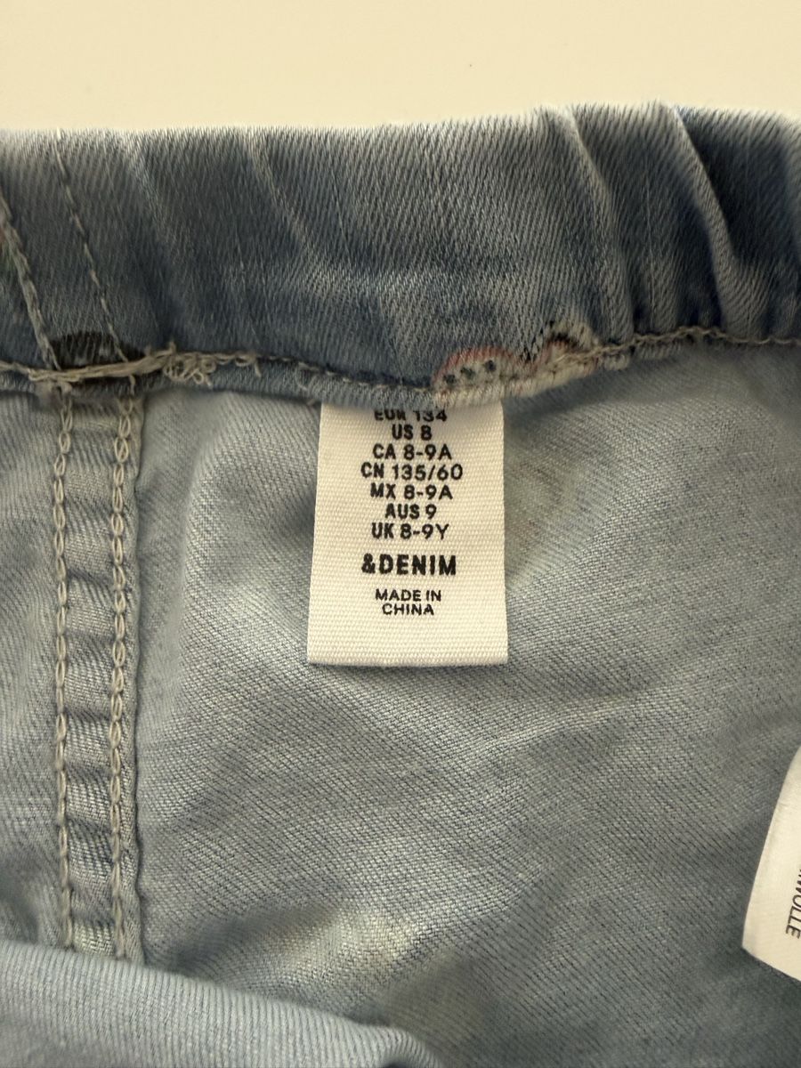 H&M Pantalons: Mädchen Shorts Jeans Print Grösse 134  – Neuf (Voir description) à Freidorf TG par nad_fxh7 2