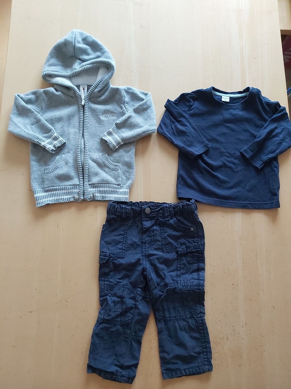 Lotti & Set di vestiti: Jacke , Hose, pullover Gr.80 – Usato da Disentis/Mustér venduto da epa_862v